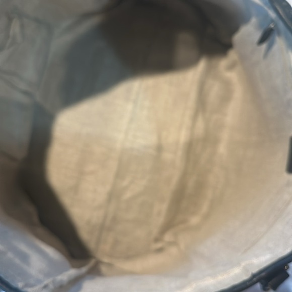 EUC Gucci GG leather tote - Picture 4 of 9